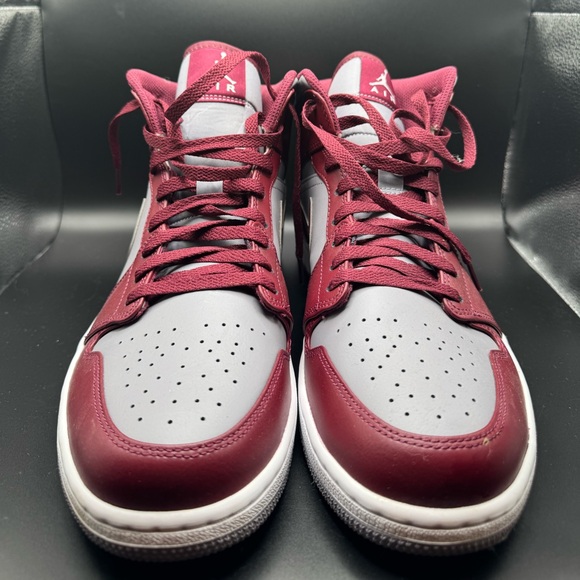 Men’s Jordan 1s Mid Maroon size 12.5. Excellent condition. - Picture 3 of 3